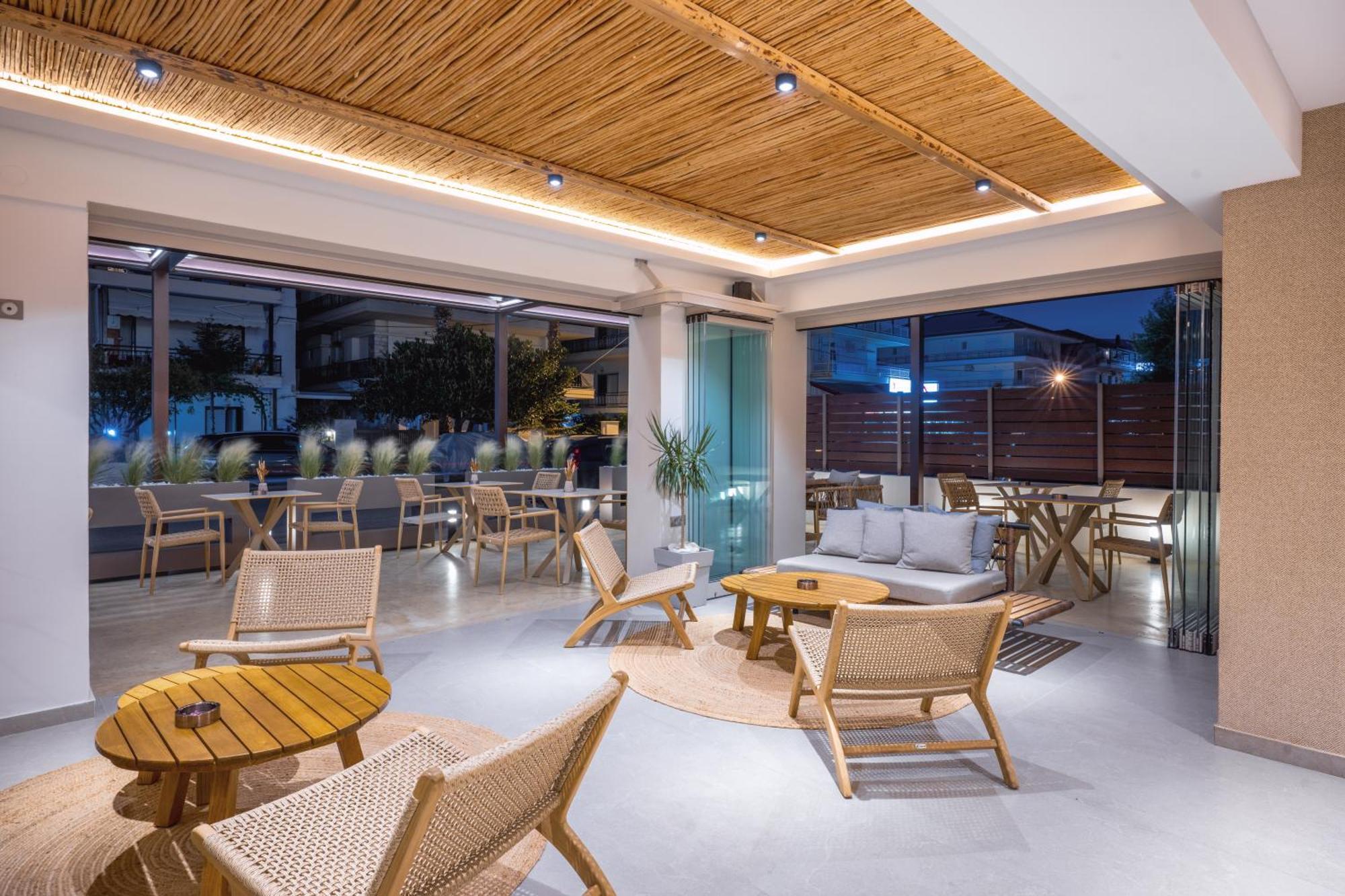 Pantheon Sea View Aparthotel Néoi Póroi Buitenkant foto